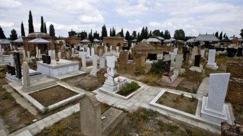 Azərbaycanda İLK - Məzarlara baxım xidməti yaradıldı