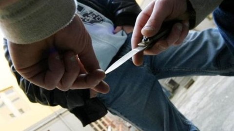 Bıçaqladığı gənci xəstəxanaya çatdırdı, sonra polisə TƏSLİM OLDU