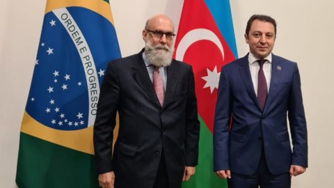 XİN-lər arasında siyasi məsləhətləşmələr keçirildi