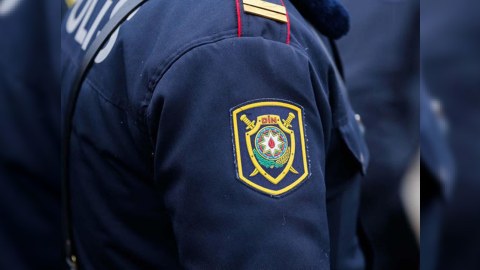 Polisi təhqir edən sürücü SAXLANILDI