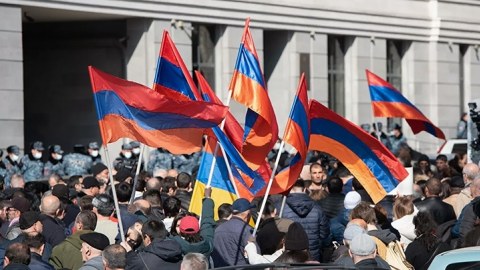 İrəvanda növbəti mitinq başladı