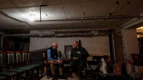 Odessaya raket hücumu - Şarl Mişel sığınacağa girdi
