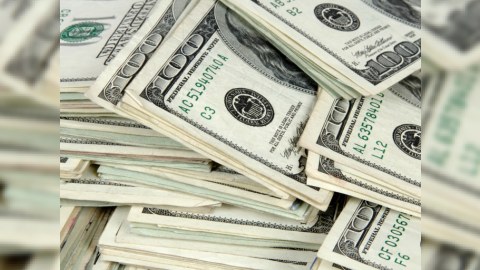 Dollar almaq istəyənlərin DİQQƏTİNƏ!