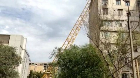 Yaşayış binasında təhlükə aradan qaldırıldı