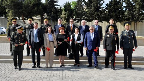 Deputatlar Hərbi Liseyi ziyarət ediblər