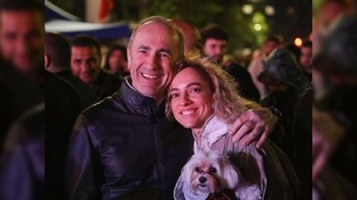 Robert Köçəryan qızını mitinqə gətirdi - FOTO
