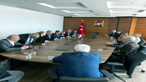 3 ölkənin gömrük rəsmiləri bir arada