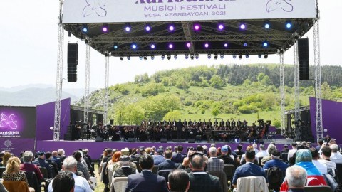 Şuşada “Xarıbülbül” festivalının ikinci günü