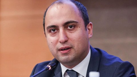 Emin Əmrullayev islahatlara loqodan BAŞLADI