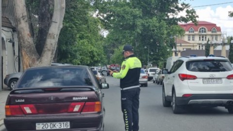 Şəmkirdə qaydaları pozan sürücülər cərimələndi