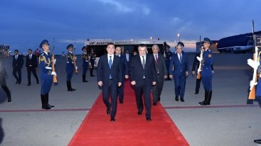 Özbəkistan parlamentinin palata sədri Bakıya gəldi