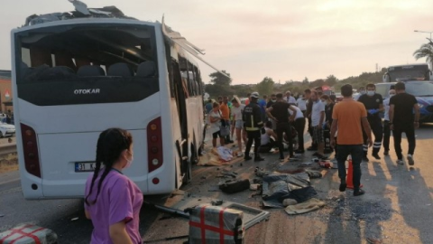 Avtobus dərəyə aşdı - Çox sayda ölən var