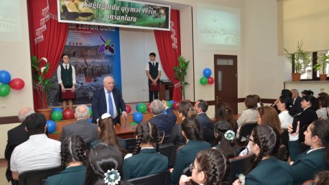 Vahid Əzizin Dövlət Mükafatına təqdim edilmiş kitabı müzakirə olundu