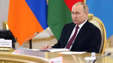 Putin MDB-yə yeni status verməyi TƏKLİF ETDİ