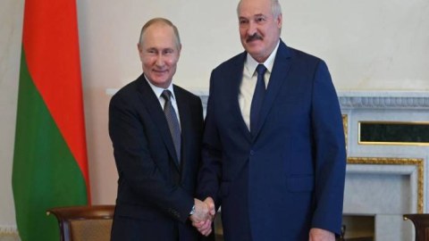 Putin Lukaşenko ilə görüşdü