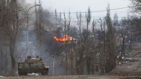 Donetsk atəşə tutuldu - Ölənlər var