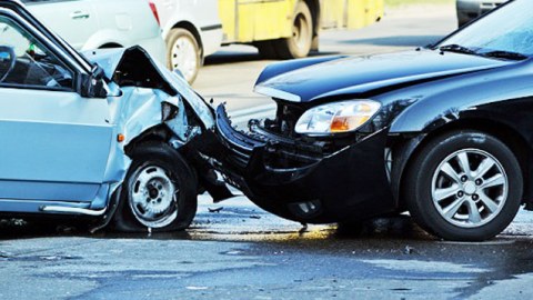 “Mercedes”lə “VAZ” toqquşdu - Sürücü öldü
