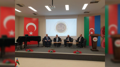Nazir Ankarada azərbaycanlı həkimlərlə görüşüb - FOTO