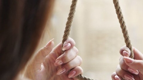 İntihar edən qızı fotoları ilə şantaj edən şəxs TUTULDU