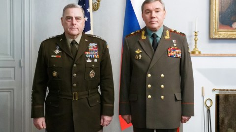 Rus və amerikalı generallar Ukraynadan DANIŞDI