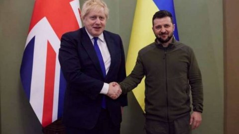 Britaniya Ukraynaya yeni silahlar verəcək