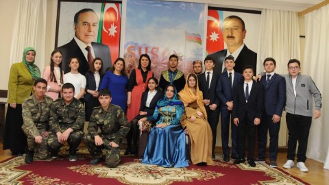 Şagirdlər Şəhidlərin obrazlarını canlandırdı - FOTOLAR