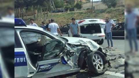Avtomobilini qəsdən DYP maşınına vurub qəza törətdi