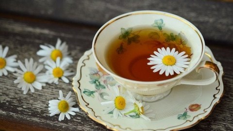 Çobanyastığı çayı əzələ ağrıları üçün təsirlidir
