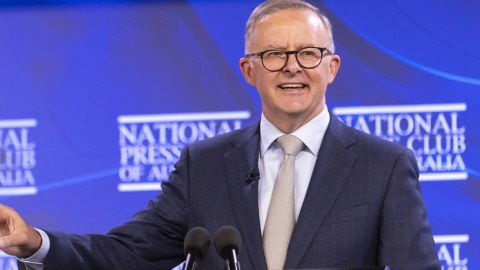 Yeni seçilən baş nazir Tokioya gedir