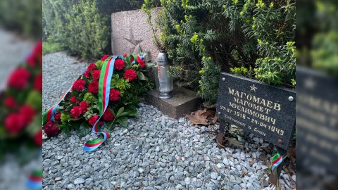 Müslüm Maqomayevin atasının xatirəsi yad edilib