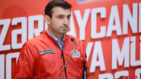 Selçuk Bayraktara fəxri doktor adı verildi