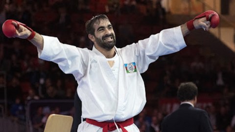 Rafael Ağayev mübarizəni DAYANDIRDI