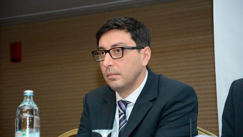 Fərid Qayıbov Azad Rəhimovun qaynını işdən çıxardı