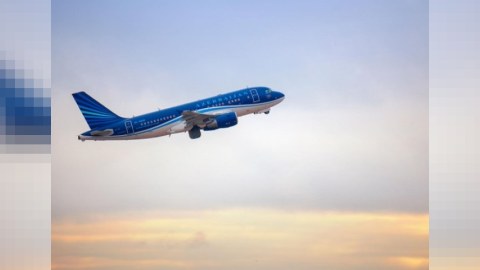 Ciddə-Bakı aviareysi gecikir