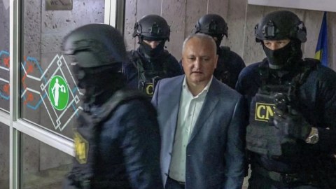 Moldovanın sabiq prezidentinə ev həbsi verildi