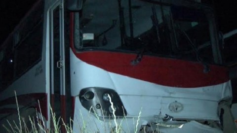 Avtobus yolu keçən kişini vurub öldürdü