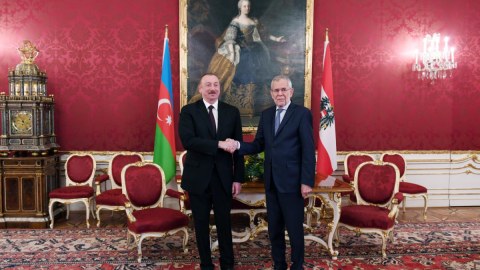Avstriya Prezidenti Brüssel görüşünü DƏSTƏKLƏDİ