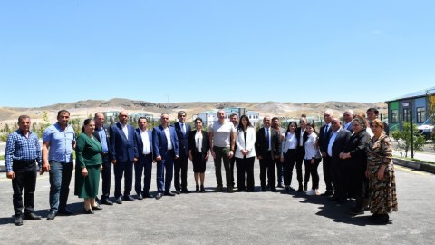Prezidentlə xanımının Ağalı sakinləri ilə görüşündən FOTOLAR