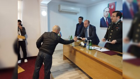 Daha 2 məhkum azadlığa çıxdı