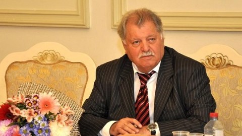 Ədəbi tənqidin QURBANINA...