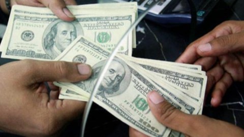 Dollar almaq istəyənlərin DİQQƏTİNƏ!