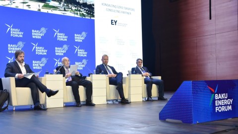 Bakı Enerji Forumu davam edir