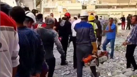 Çökən binadan daha 2 cəsəd çıxarıldı