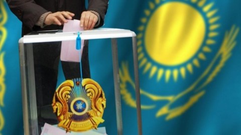 Qazaxların 74.8%-i referendumda "HƏ" dedi