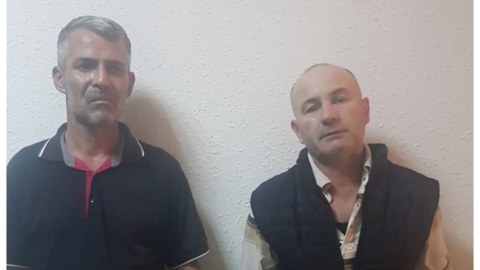 Xəzərə şübhəli əşyalar atanlar tutuldu - FOTO