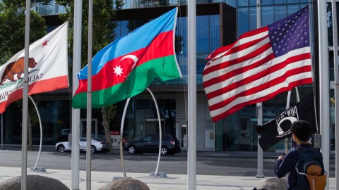 Silikon vadisində Azərbaycan bayrağı ucaldıldı