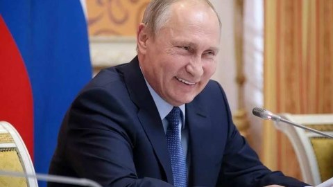 “Qiymət artımı dayanıb, inflyasiya sıfıra düşüb” - Putin  