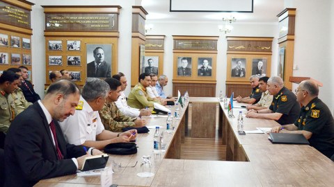 General Pakistan nümayəndələri ilə görüşdü