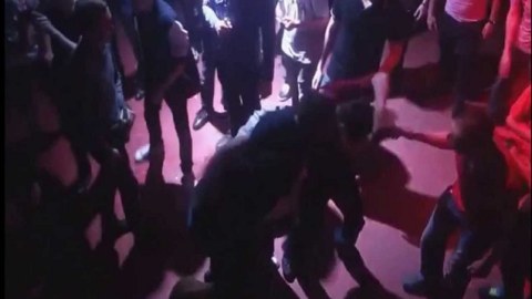 Məhkəmə katibini döyən polis kapitanı işdən ÇIXARILDI