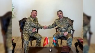 Müdafiə nazirləri İzmirdə danışıqlar apardı